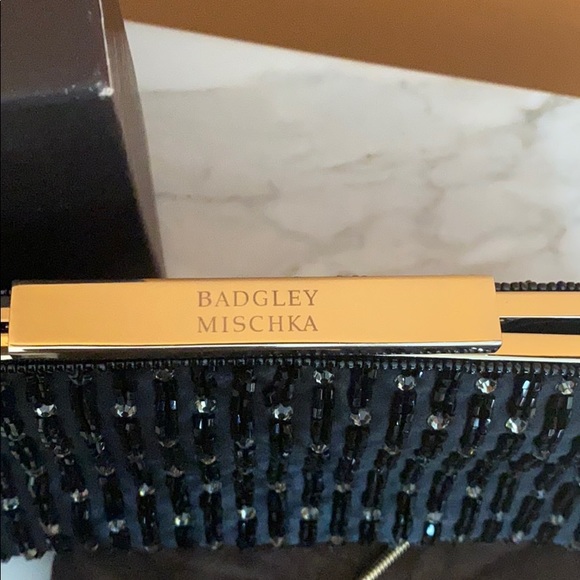 BADGLEY MISCHKA Crystal Evening Jeweled Clutch NWT - Picture 4 of 8